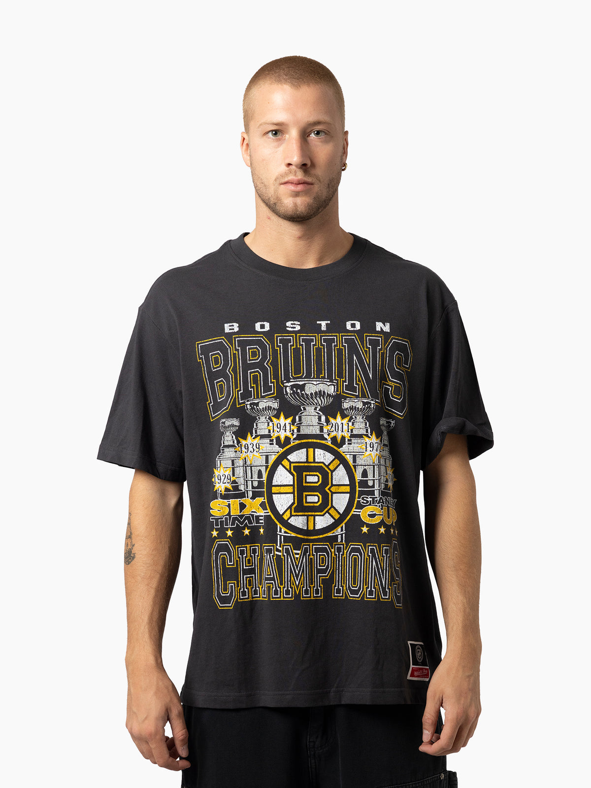 6X  STANLEY CUP CHAMP TEE BRUINS